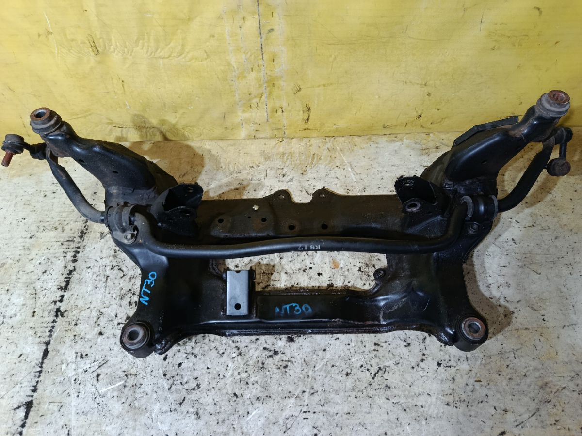 Балка под ДВС на Nissan X-Trail NT30 QR20DE Фото 1