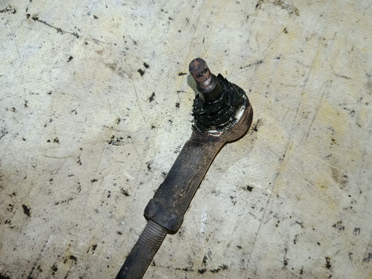 Рулевая рейка MR319767 на Mitsubishi Pajero Io H76W 4G93 Фото 8