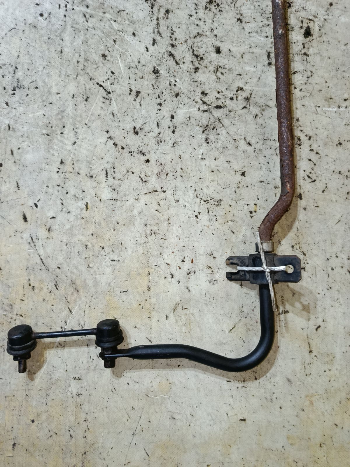 Стабилизатор на Nissan X-Trail NT30 QR20DE Фото 4