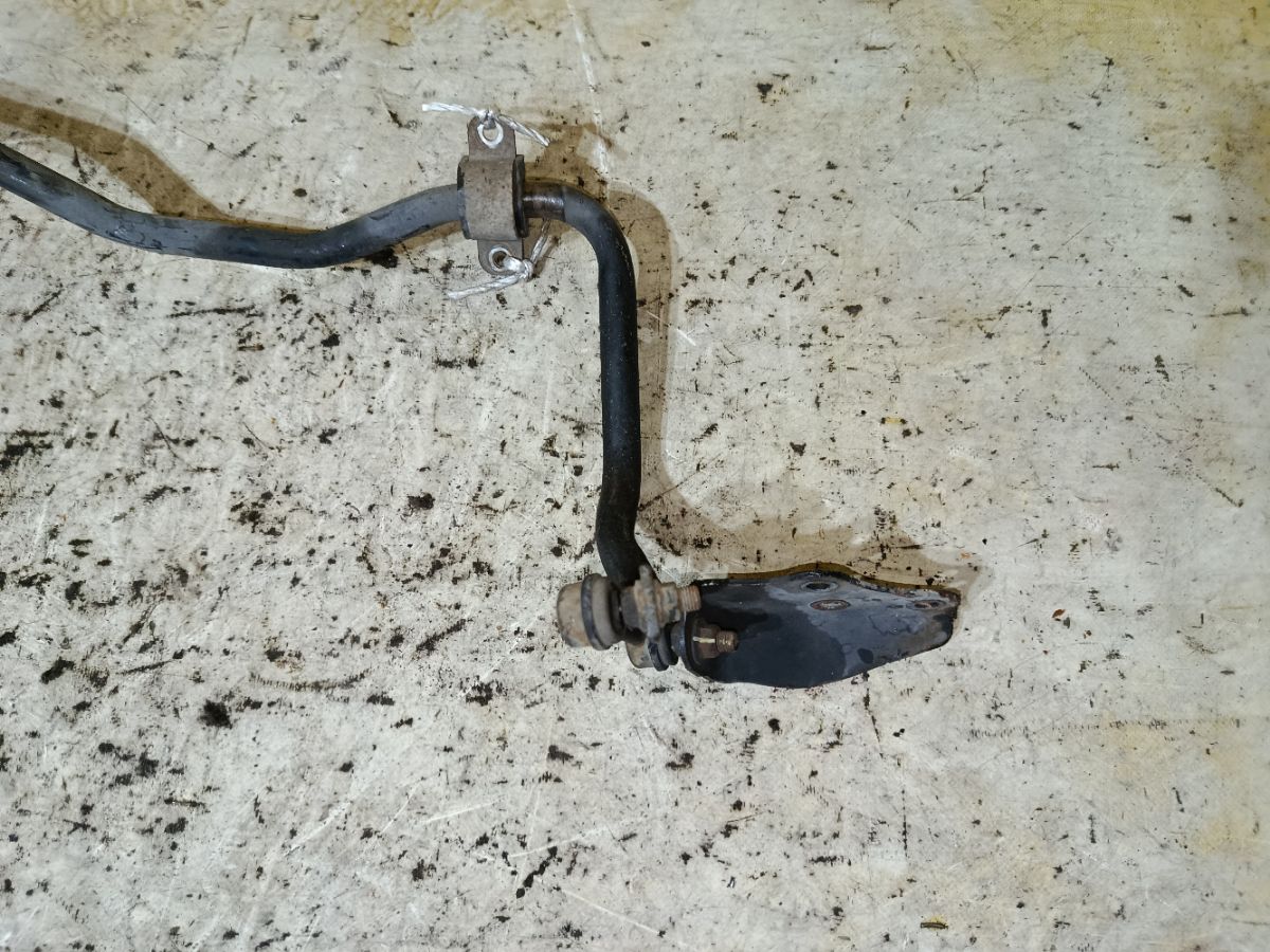 Стабилизатор на Subaru Legacy BL5 EJ20X Фото 3