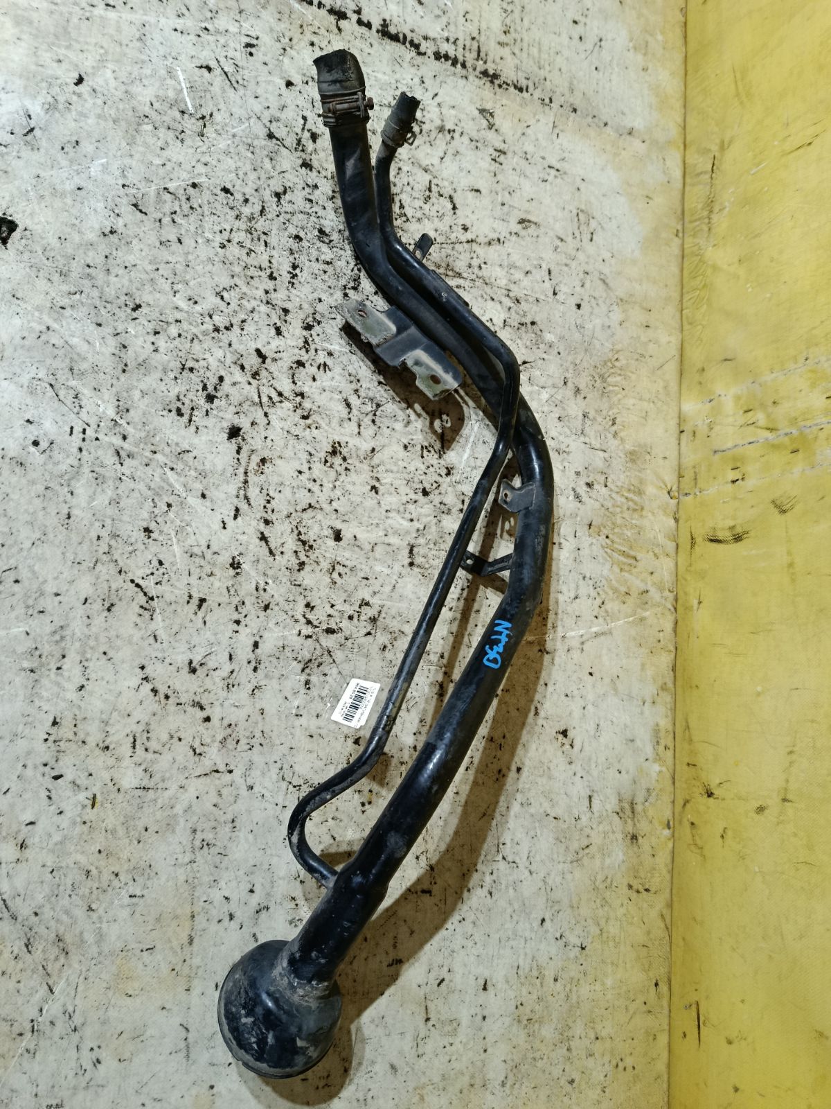 Заливная горловина топливного бака на Nissan X-Trail NT30 QR20DE Фото 2