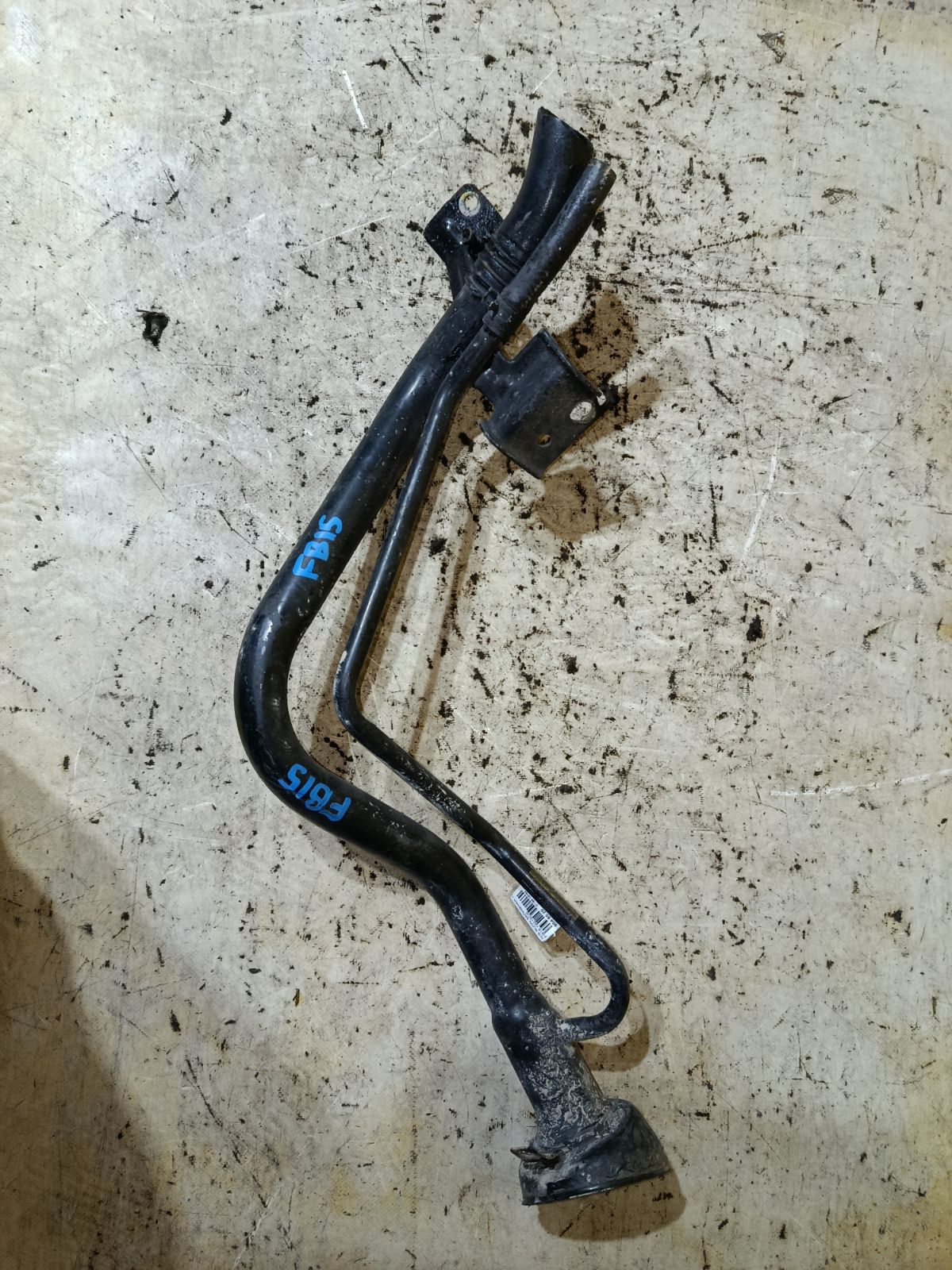 Заливная горловина топливного бака на Nissan Sunny FB15 QG15DE Фото 1