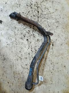 Заливная горловина топливного бака 77201-52050 на Toyota Vitz NCP13 1NZ-FE Фото 2