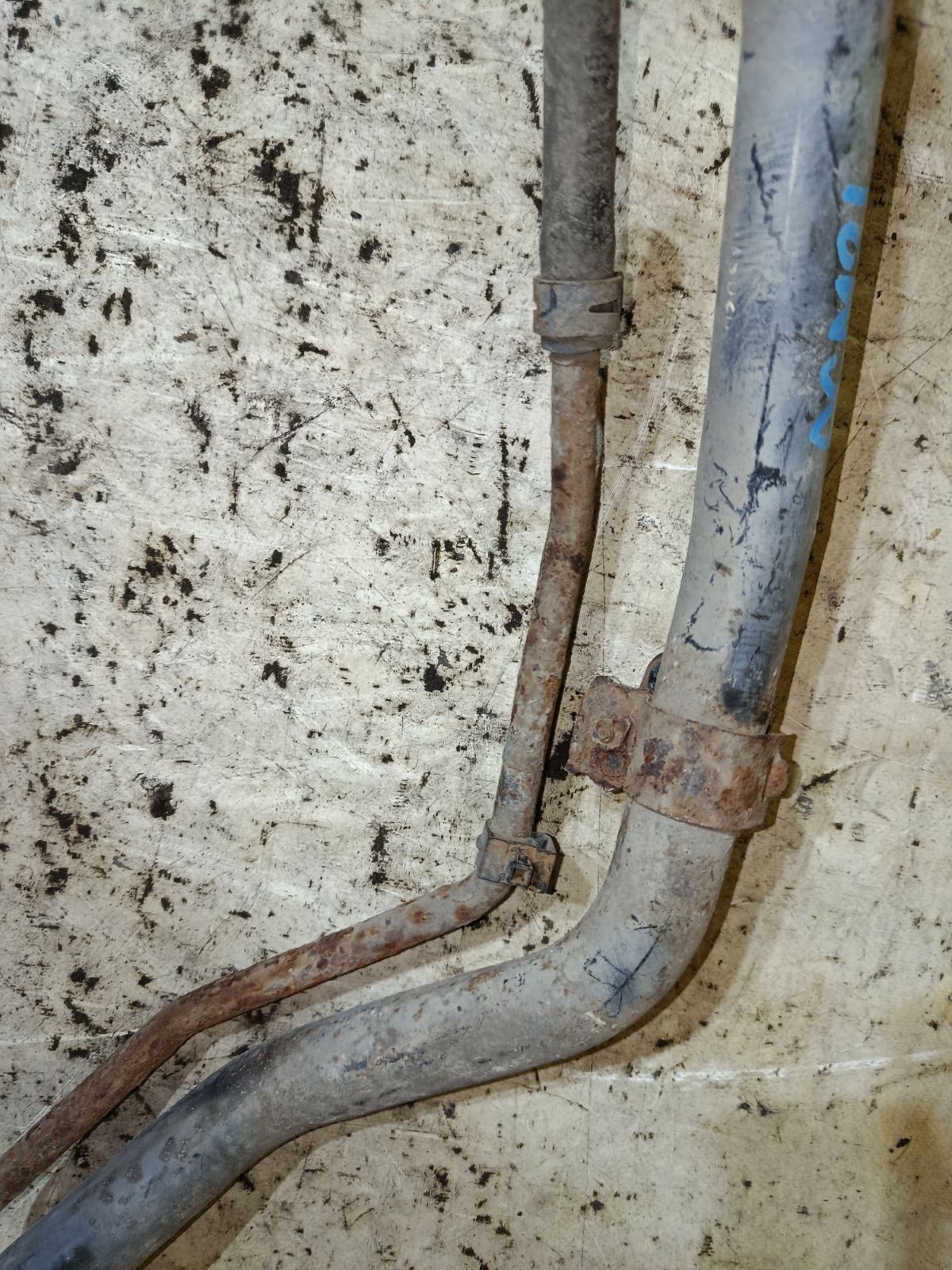 Заливная горловина топливного бака 77201-44060, 77201-44160, 77201-44161 на Toyota Ipsum ACM21W 2AZ-FE Фото 3