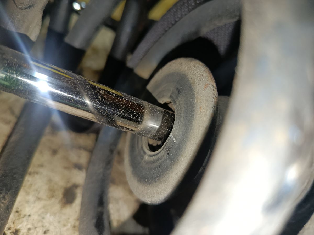 Стойка амортизатора на Toyota Crown JZS153 1JZ-GE Фото 5