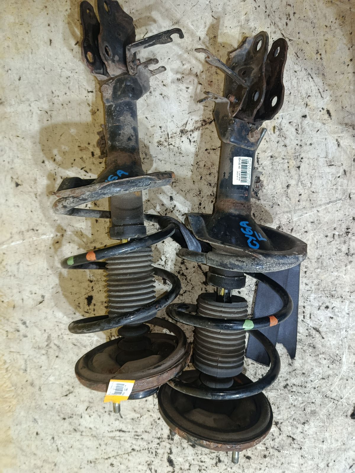 Стойка амортизатора на Mitsubishi Galant Fortis CY6A 4J10 Фото 1