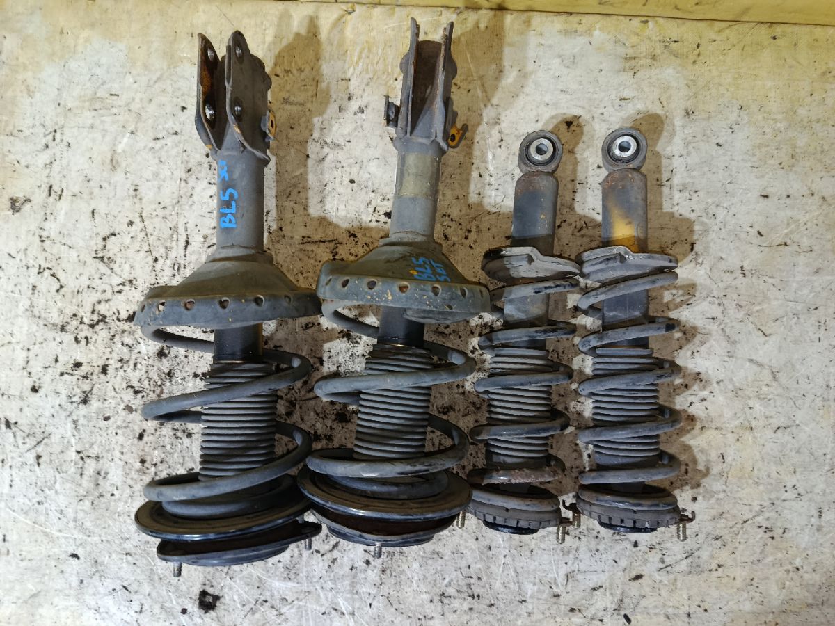 Стойка амортизатора на Subaru Legacy BL5 EJ20X Фото 1