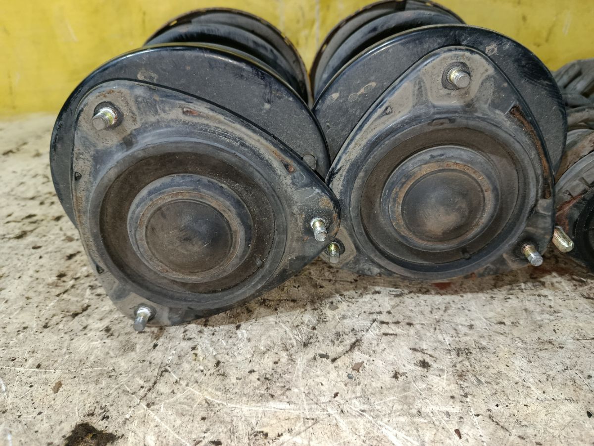 Стойка амортизатора на Subaru Legacy BL5 EJ20X Фото 2