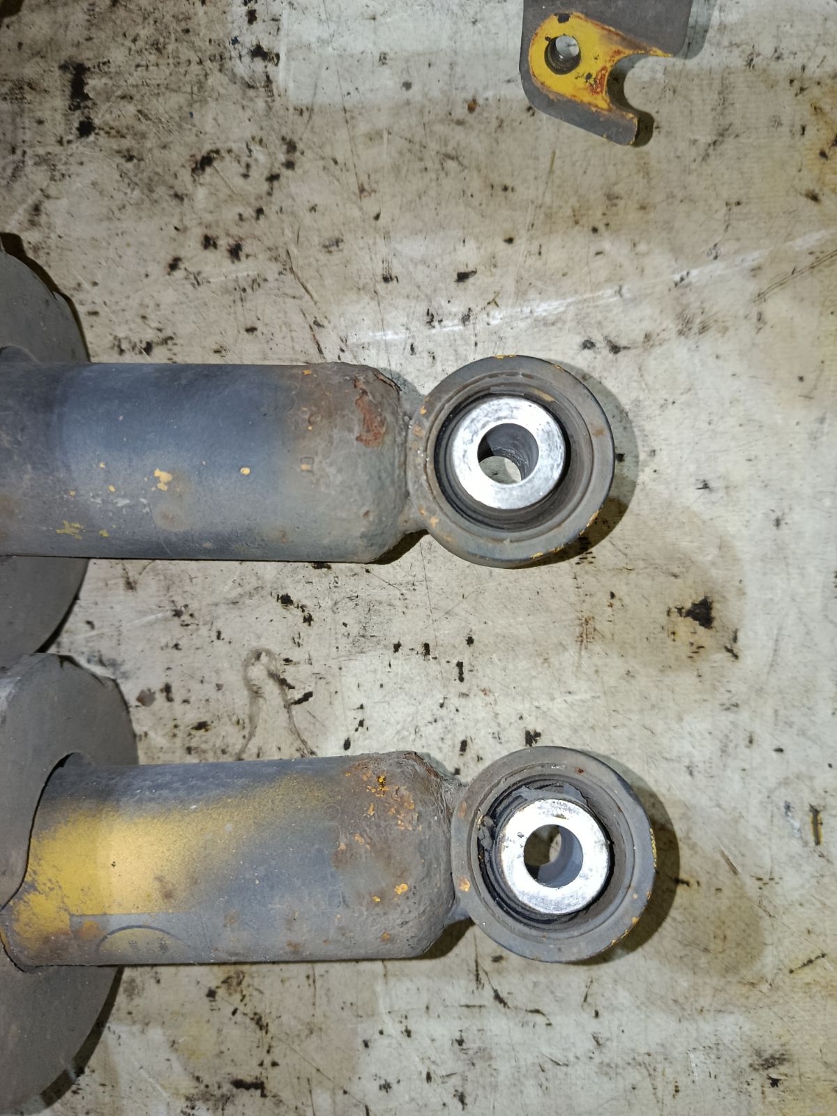 Стойка амортизатора на Subaru Legacy BL5 EJ20X Фото 4