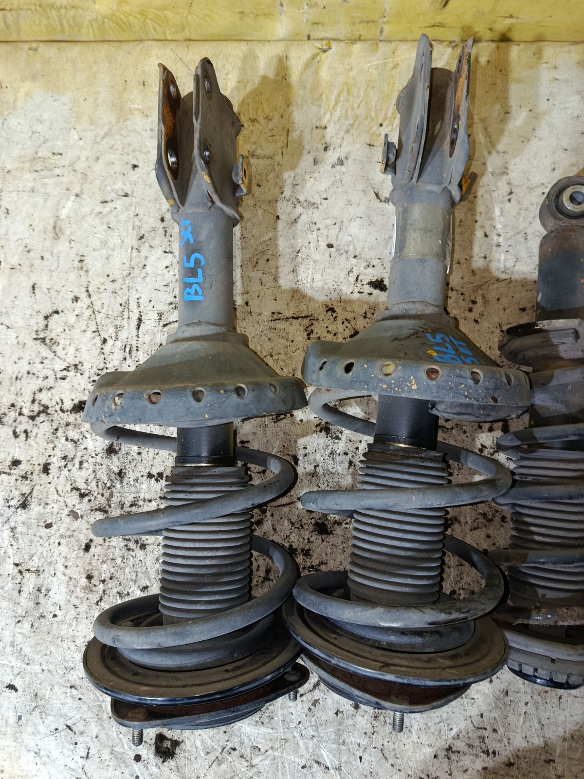 Стойка амортизатора на Subaru Legacy BL5 EJ20X Фото 5