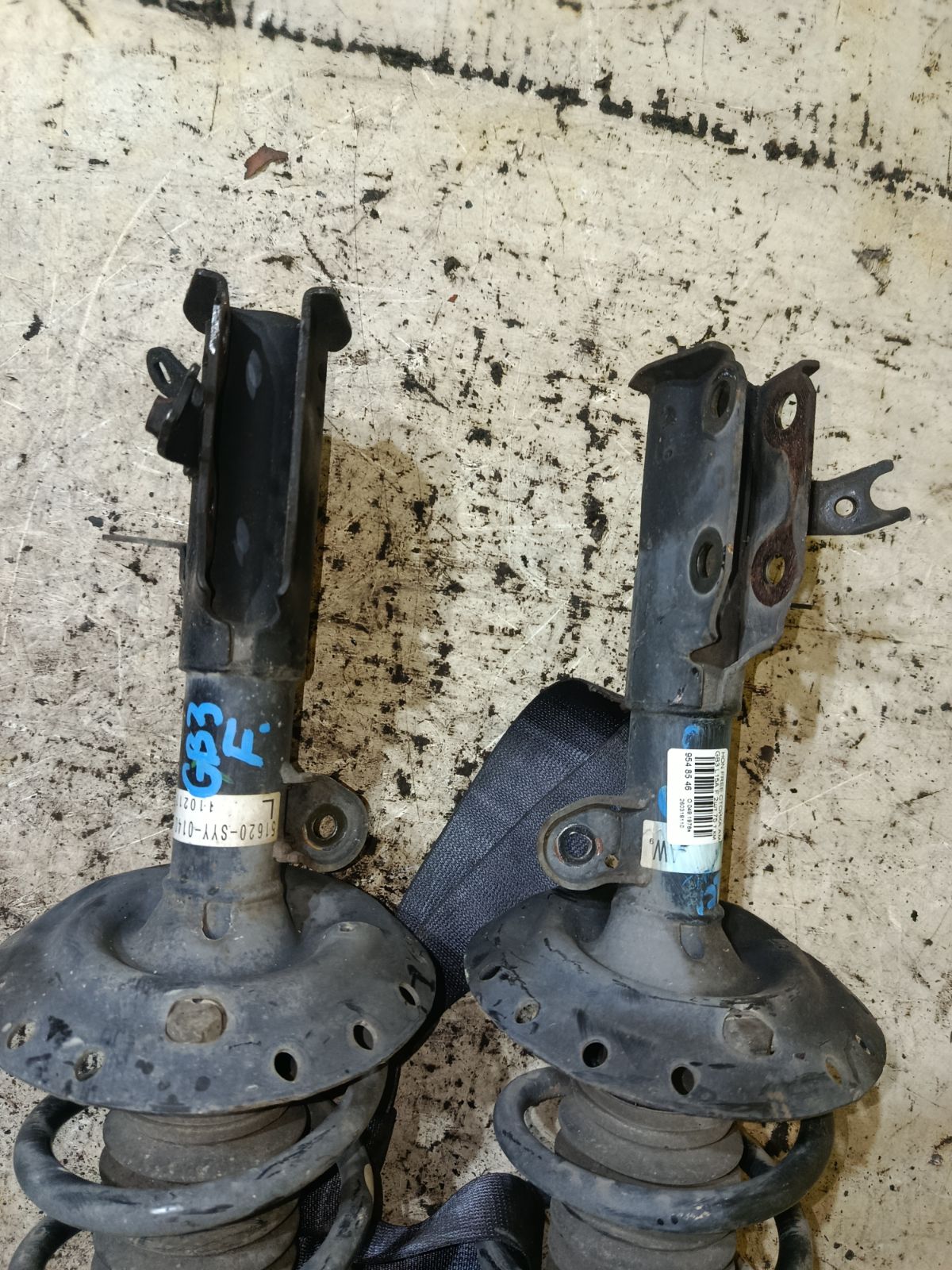 Стойка амортизатора на Honda Freed GB3 L15A Фото 2