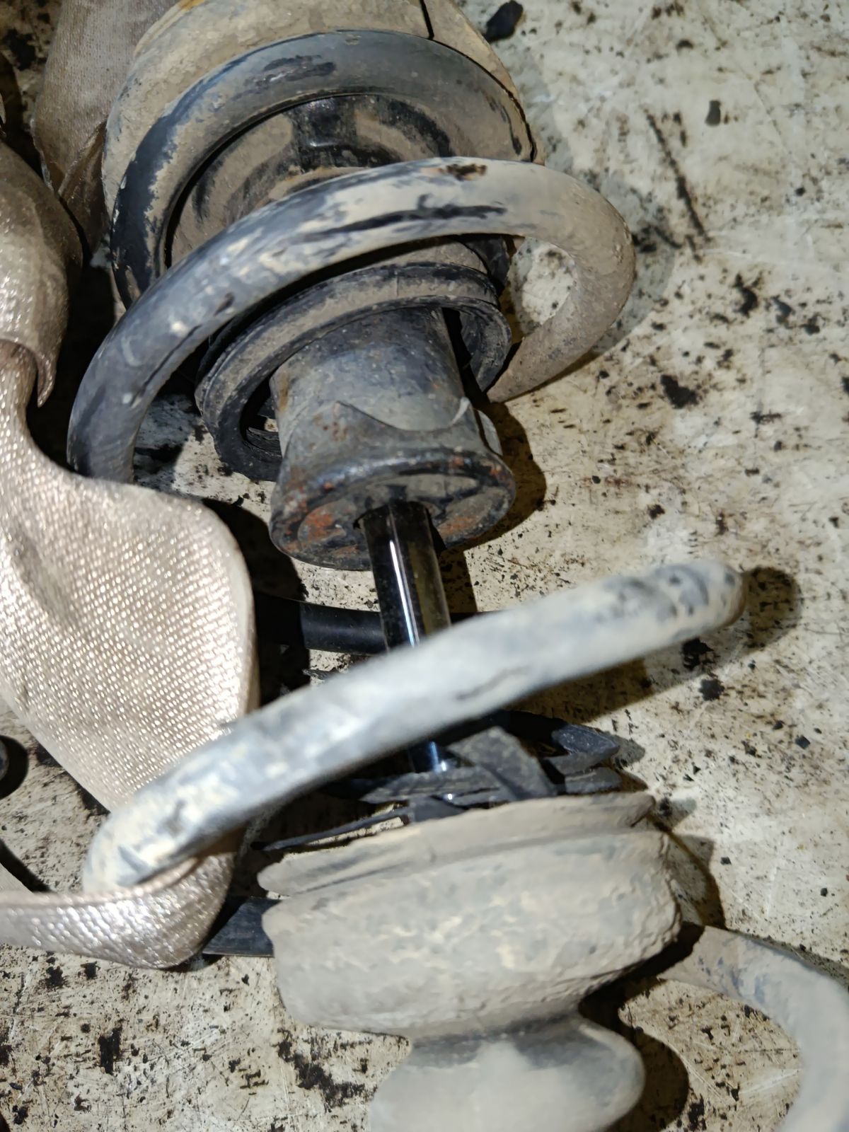 Стойка амортизатора 341279, 56210 4M400, 56210 4M405, 56210 4M425, 56210 4M426, 56210 4M427, 56210 4Z000, 56210 4Z005, 56210 4Z025, 56210 4Z027, 56210 4Z600, 56210 4Z625, 56210 5M400, 56210 5M425, 56210 8M400, 56210 8M600, CR-049-1790, CR-049R-B15, CR8821, SJ-049-1790, SST0040, ST-049-1790, ST-049R-B15 на Nissan Sunny FB15 QG15DE Фото 3