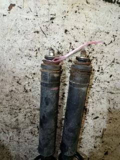 Амортизатор 48531-13250 на Toyota Corolla Fielder NZE164G Фото 2