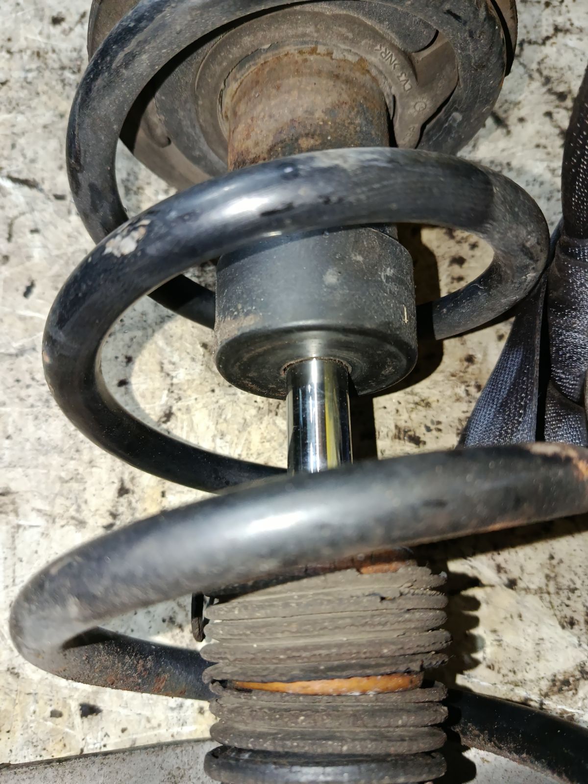 Стойка амортизатора 8K0413031AF на Audi A4 8K CDH Фото 3