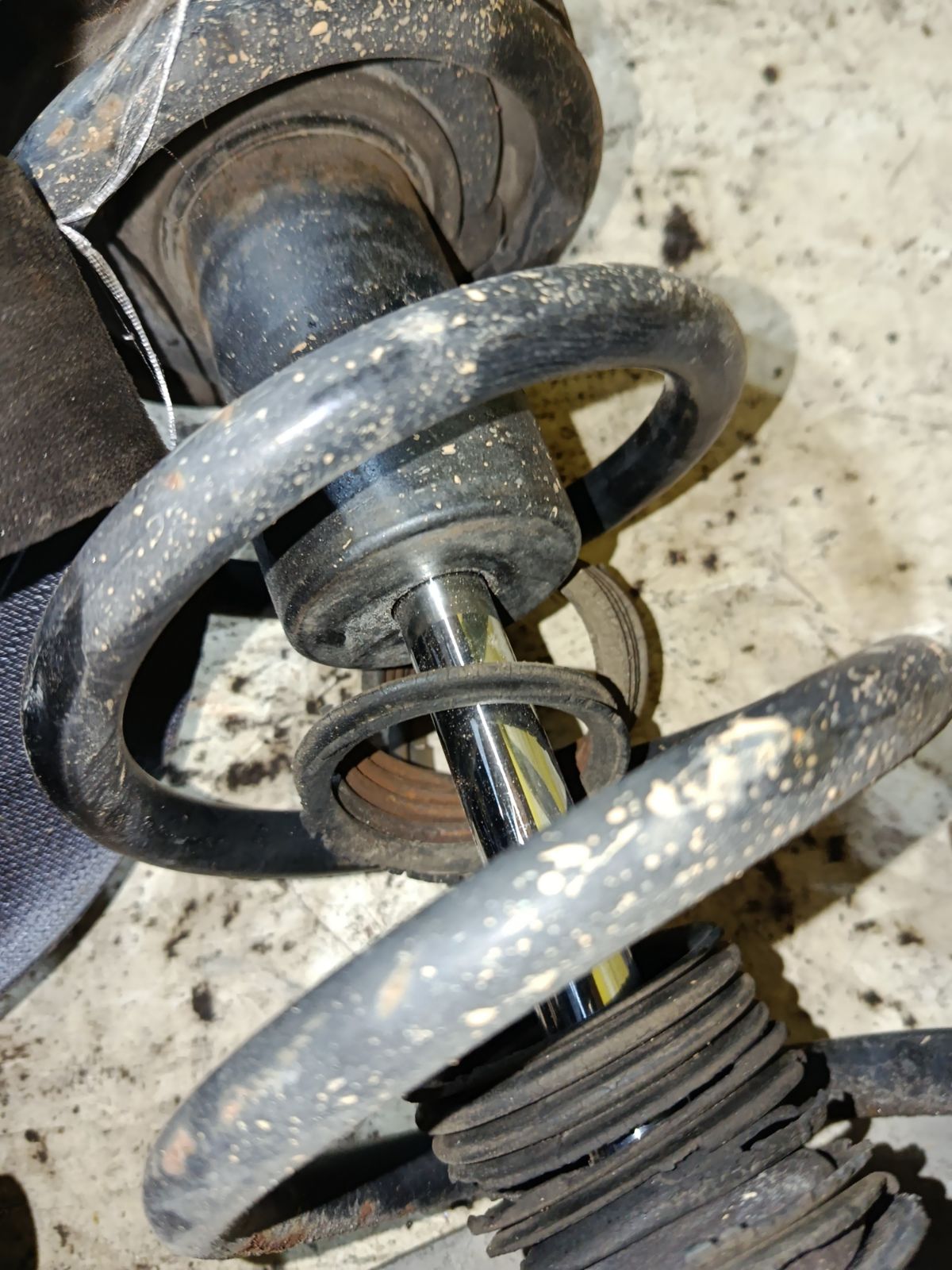 Стойка амортизатора 8K0413031AF на Audi A4 8K CDH Фото 4