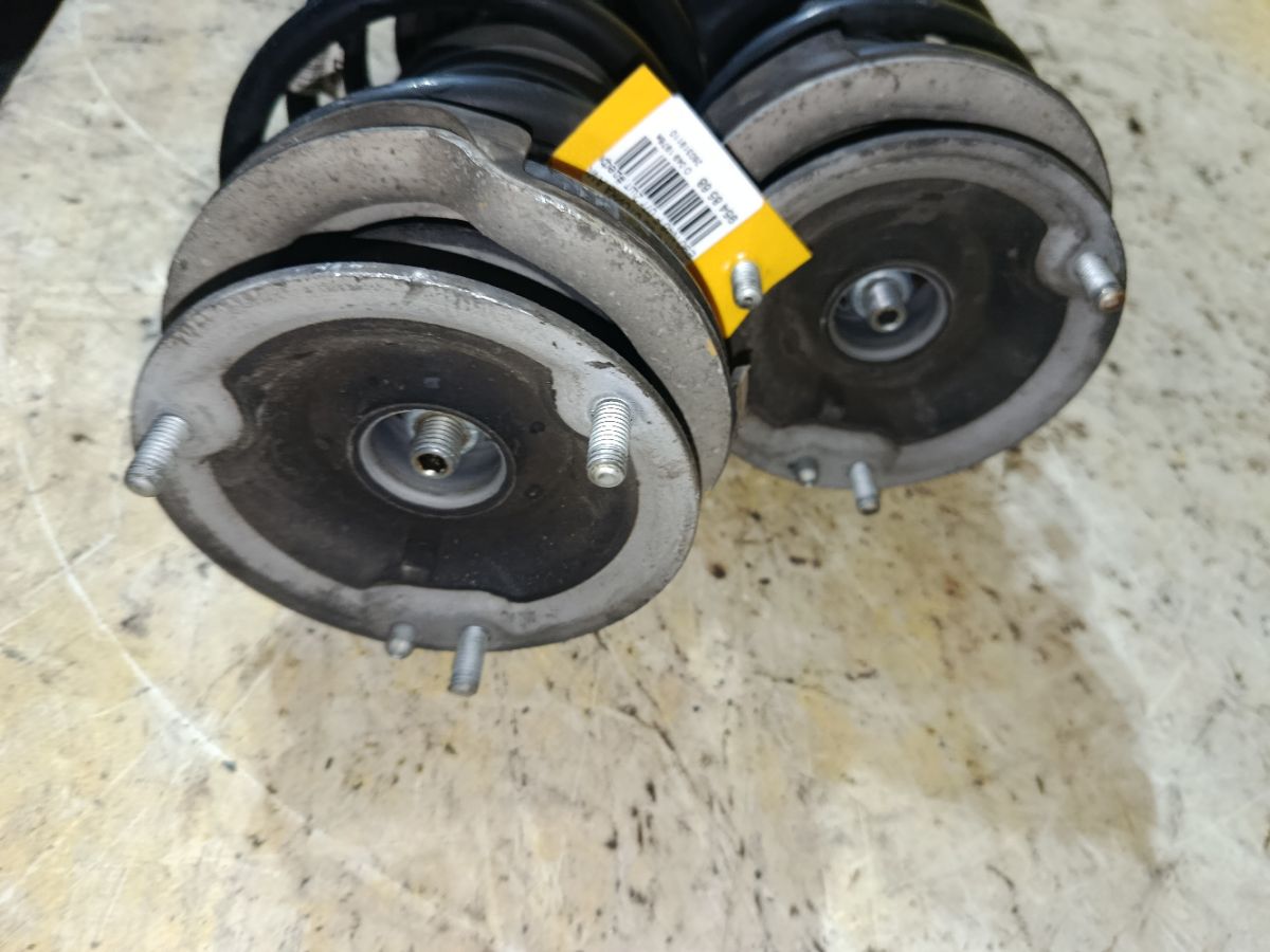 Стойка амортизатора на Bmw 3-Series E90 N46 Фото 5