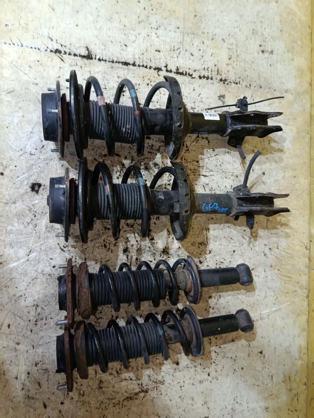 Стойка амортизатора на Subaru Impreza GP7 FB20 Фото 1