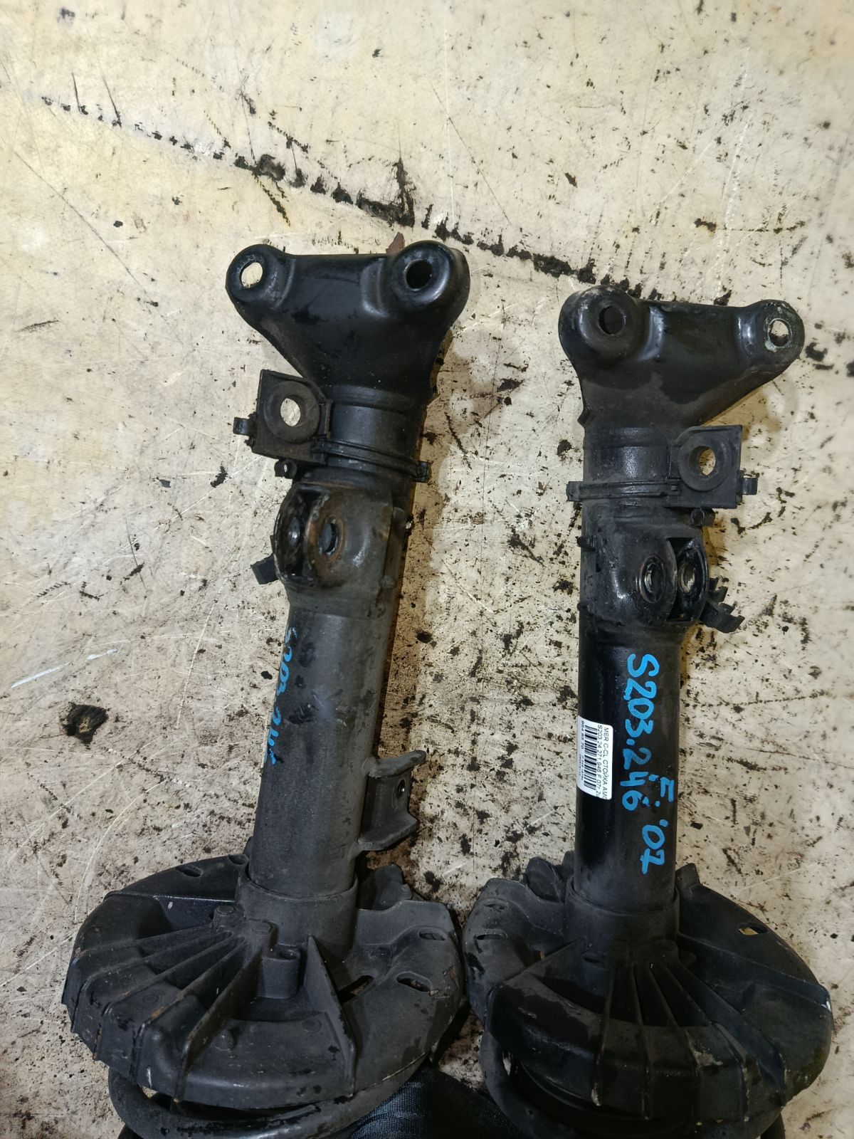 Стойка амортизатора на Mercedes-Benz C-Class Station Wagon S203.246 271.946 Фото 2