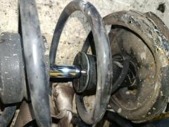 Стойка амортизатора на Nissan Sunny FB15 QG15DE, Переднее расположение