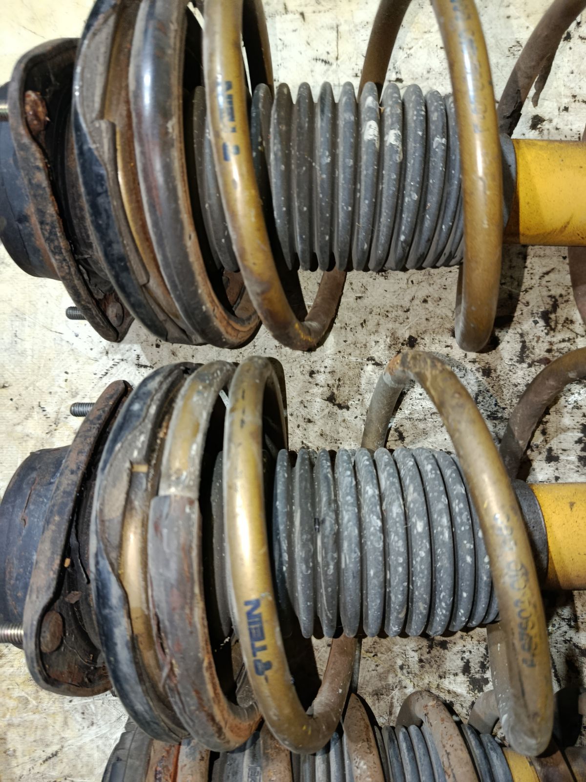 Стойка амортизатора на Subaru Legacy Wagon BH5 EJ206 Фото 4