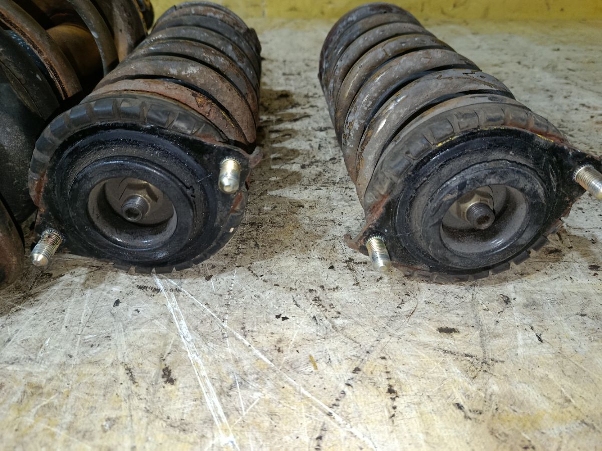 Стойка амортизатора на Subaru Legacy Wagon BH5 EJ206 Фото 6