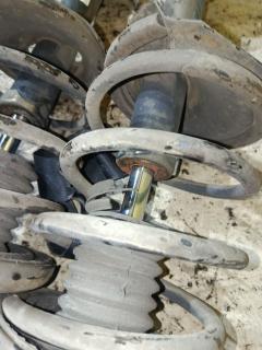 Стойка амортизатора на Nissan X-Trail NT30 QR20DE Фото 4