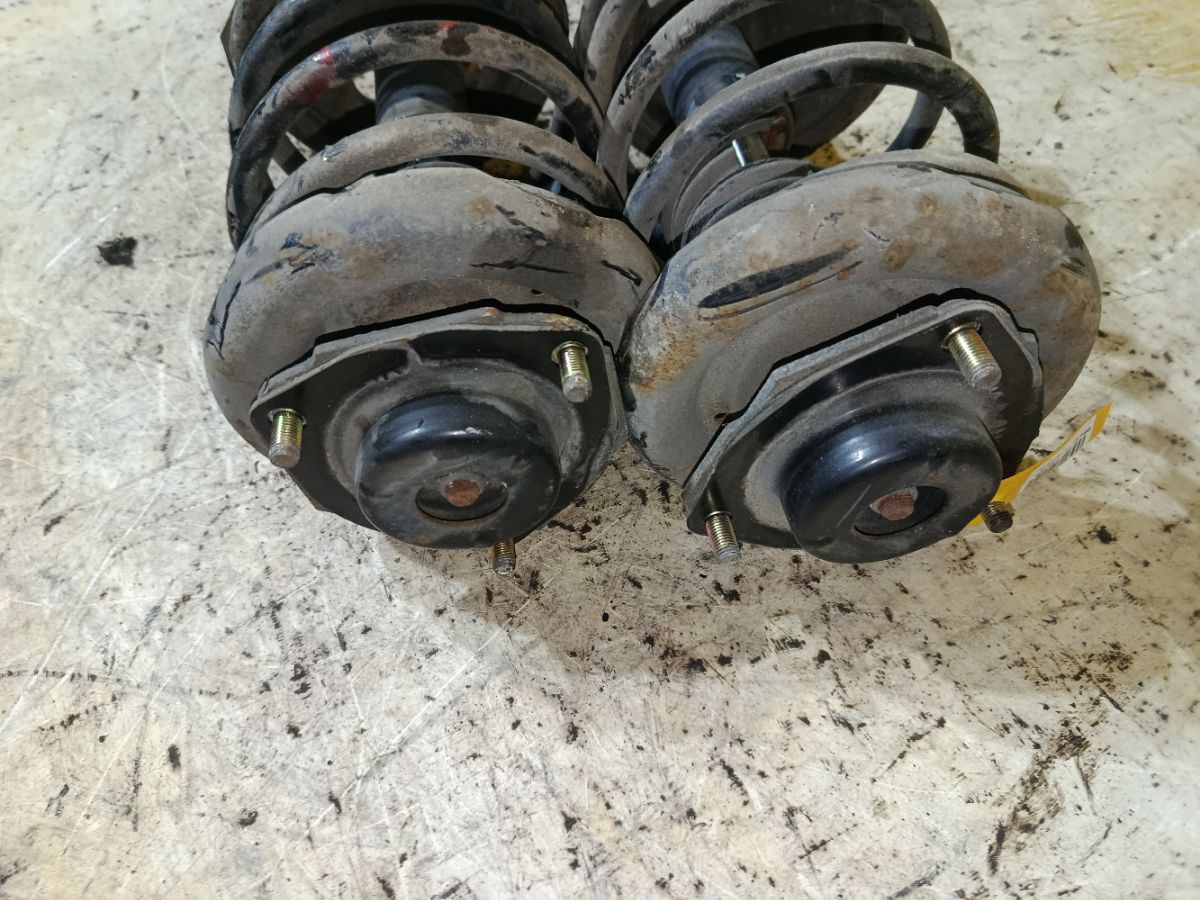 Стойка амортизатора на Nissan X-Trail NT30 QR20DE Фото 5