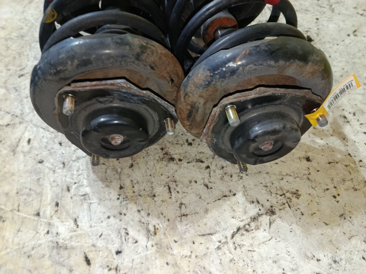 Стойка амортизатора на Nissan X-Trail NT30 QR20DE Фото 5