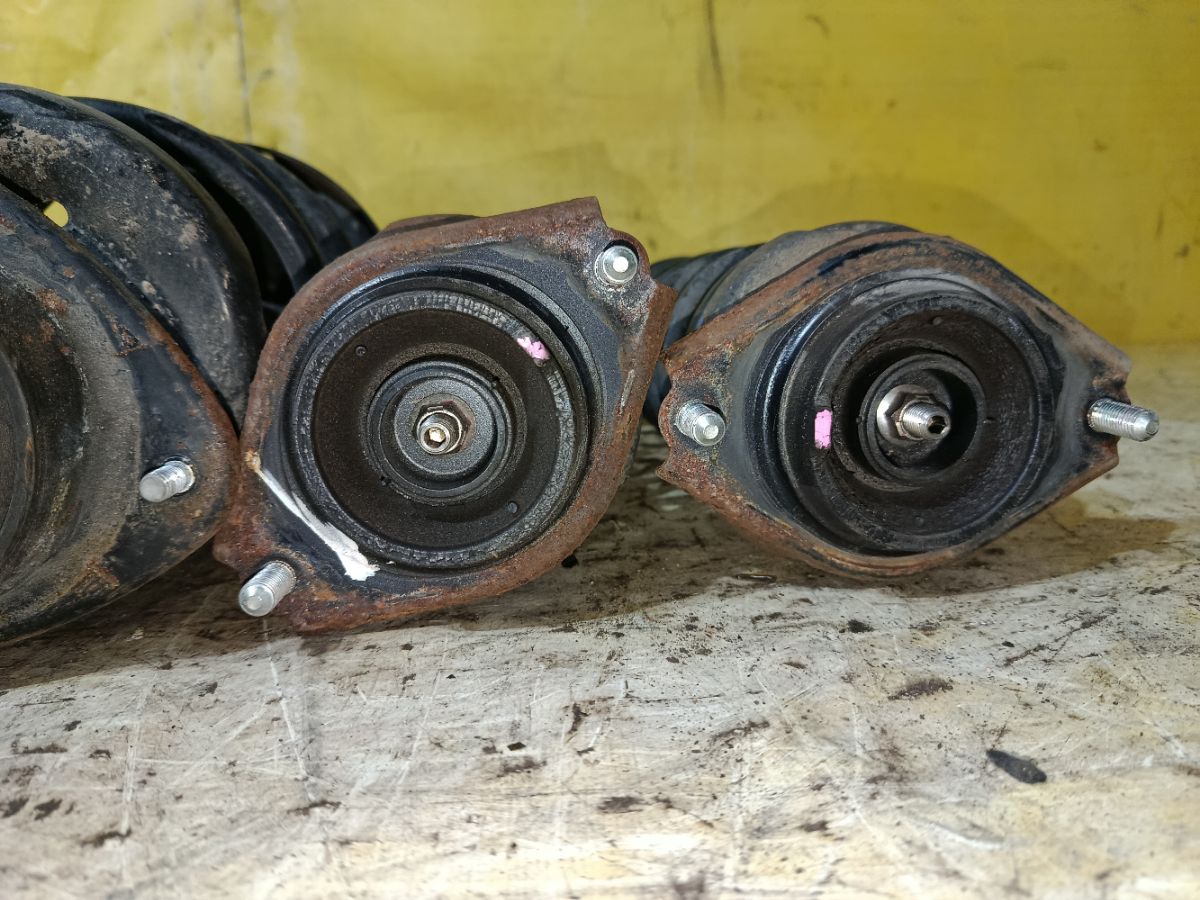 Стойка амортизатора на Subaru Outback BRM FB25 Фото 3