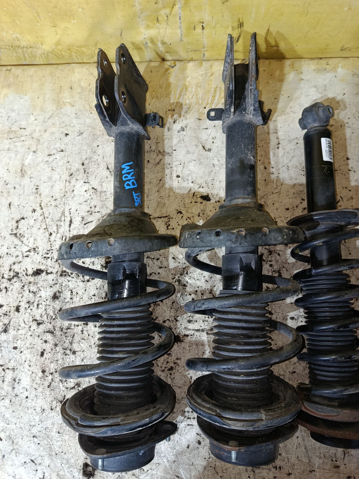 Стойка амортизатора на Subaru Outback BRM FB25 Фото 4