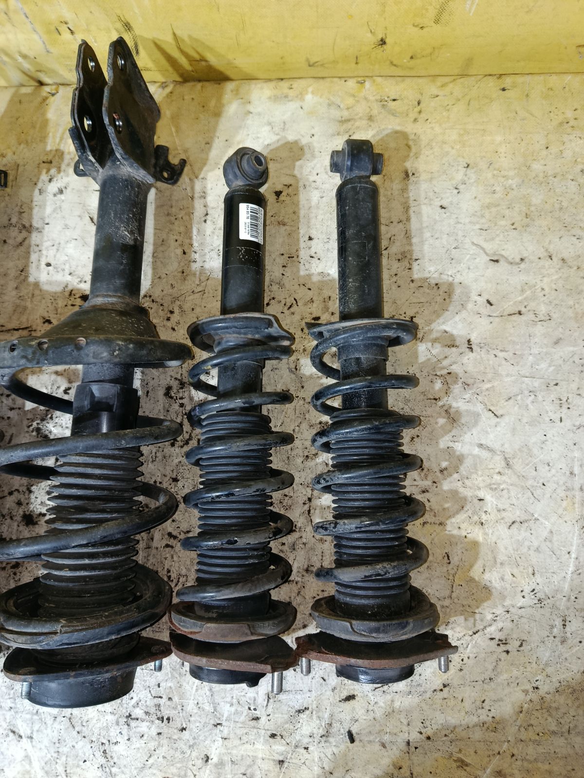 Стойка амортизатора на Subaru Outback BRM FB25 Фото 5