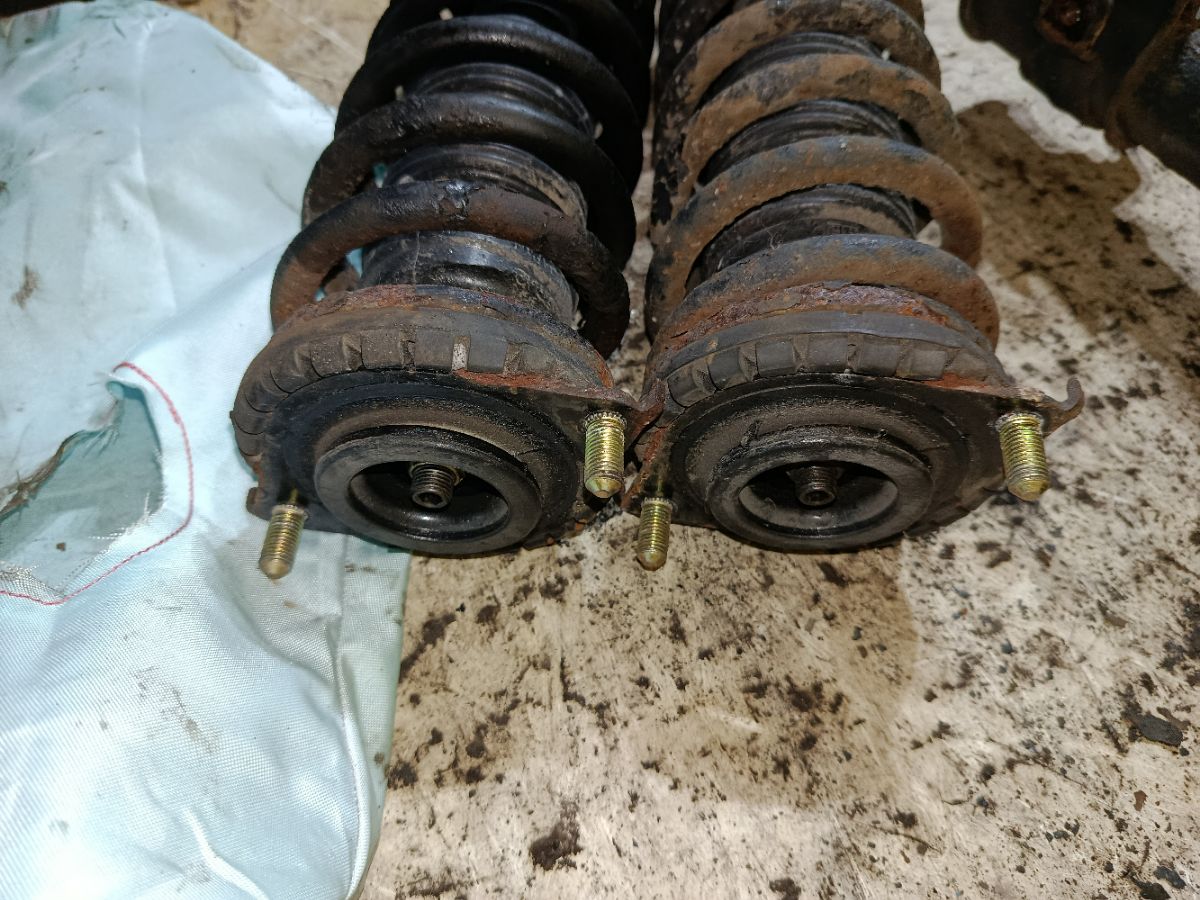 Стойка амортизатора на Subaru Legacy Wagon BH5 EJ202 Фото 12