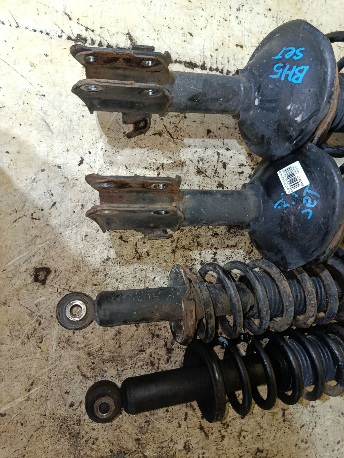 Стойка амортизатора на Subaru Legacy Wagon BH5 EJ202 Фото 2