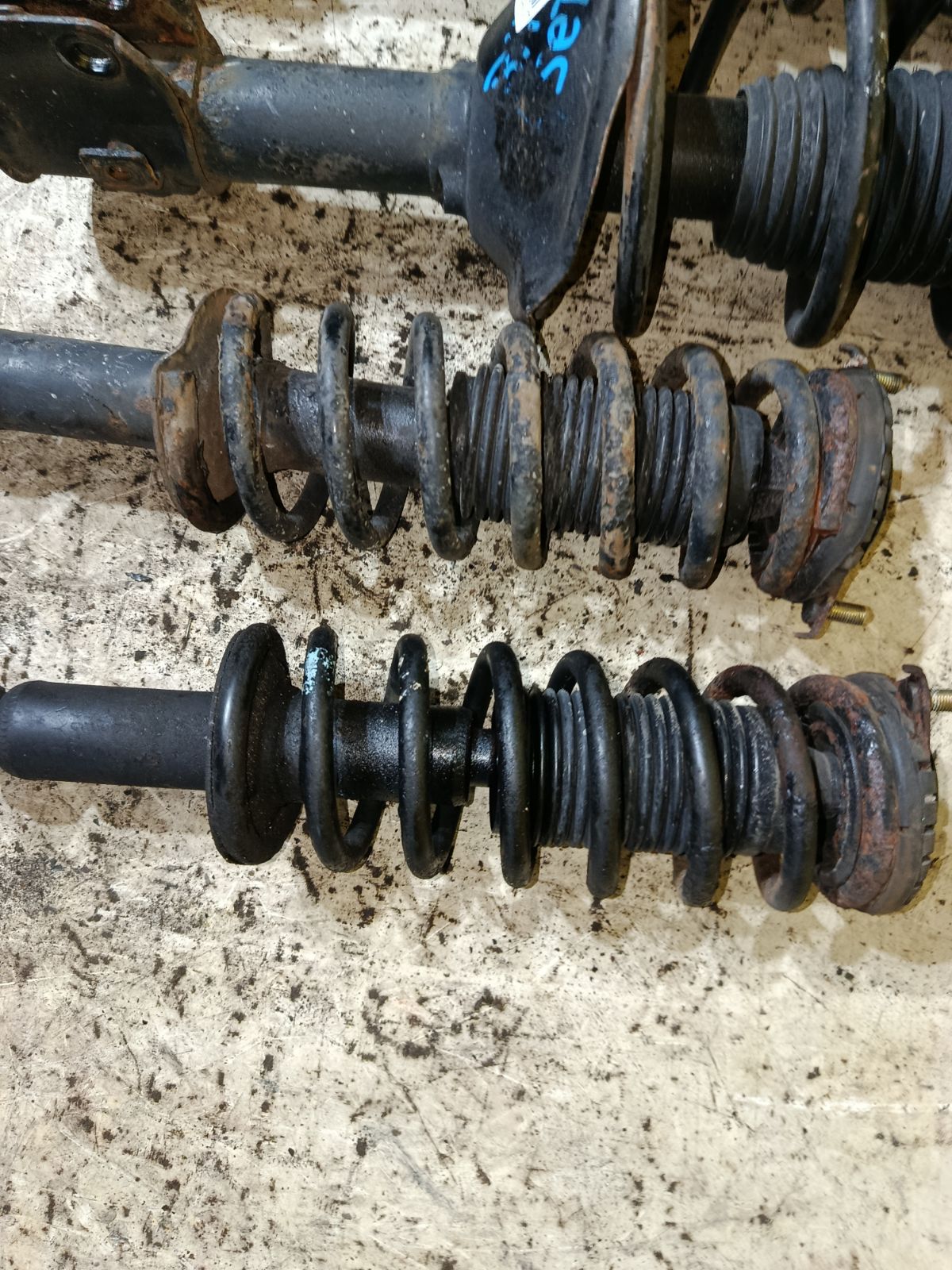 Стойка амортизатора на Subaru Legacy Wagon BH5 EJ202 Фото 8