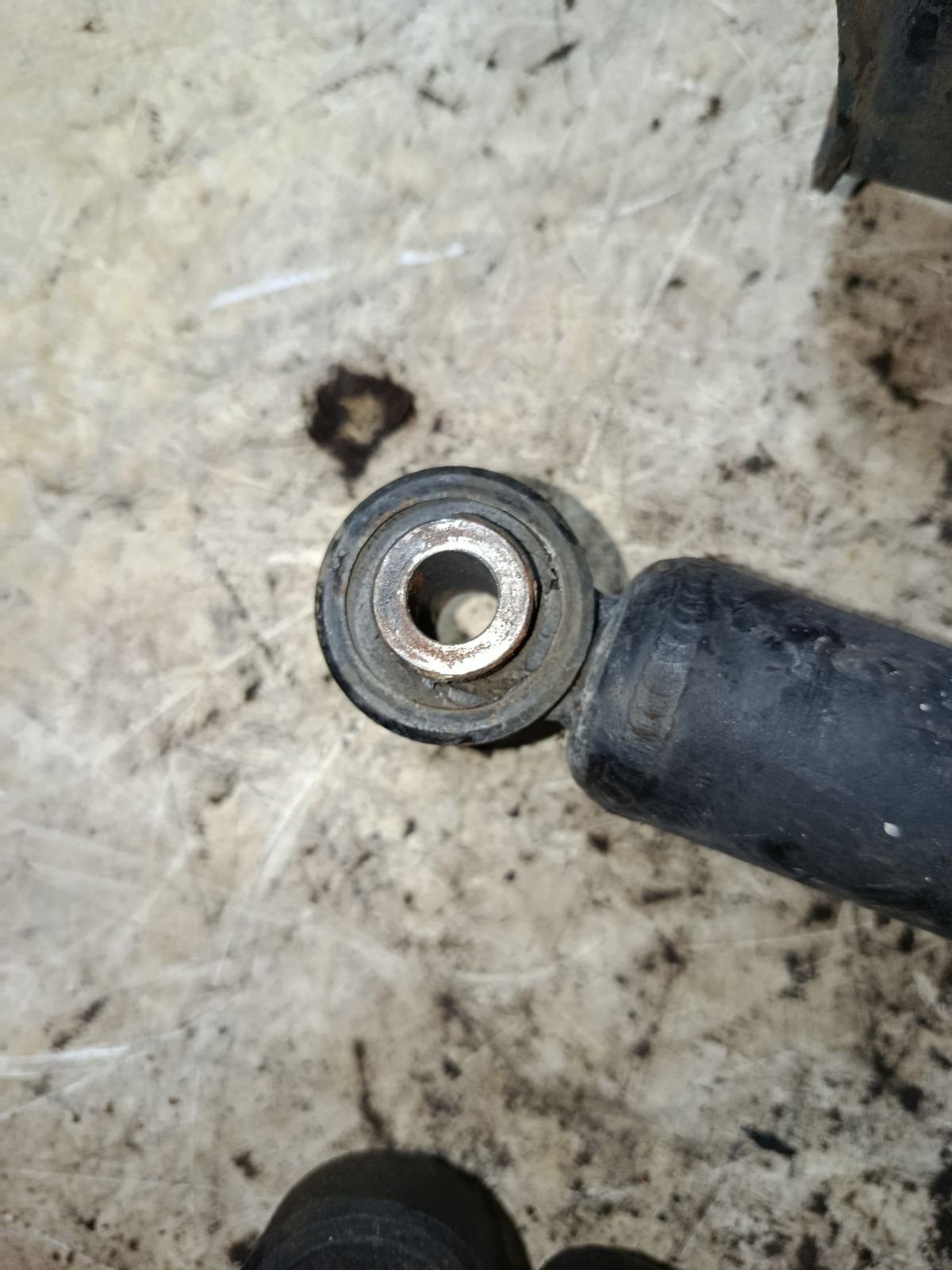 Стойка амортизатора на Subaru Legacy Wagon BH5 EJ202 Фото 9