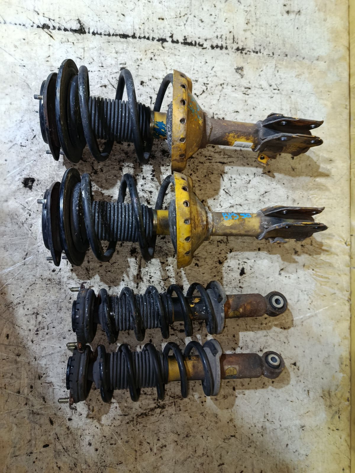 Стойка амортизатора на Subaru Legacy Wagon BP5 EJ20X Фото 1