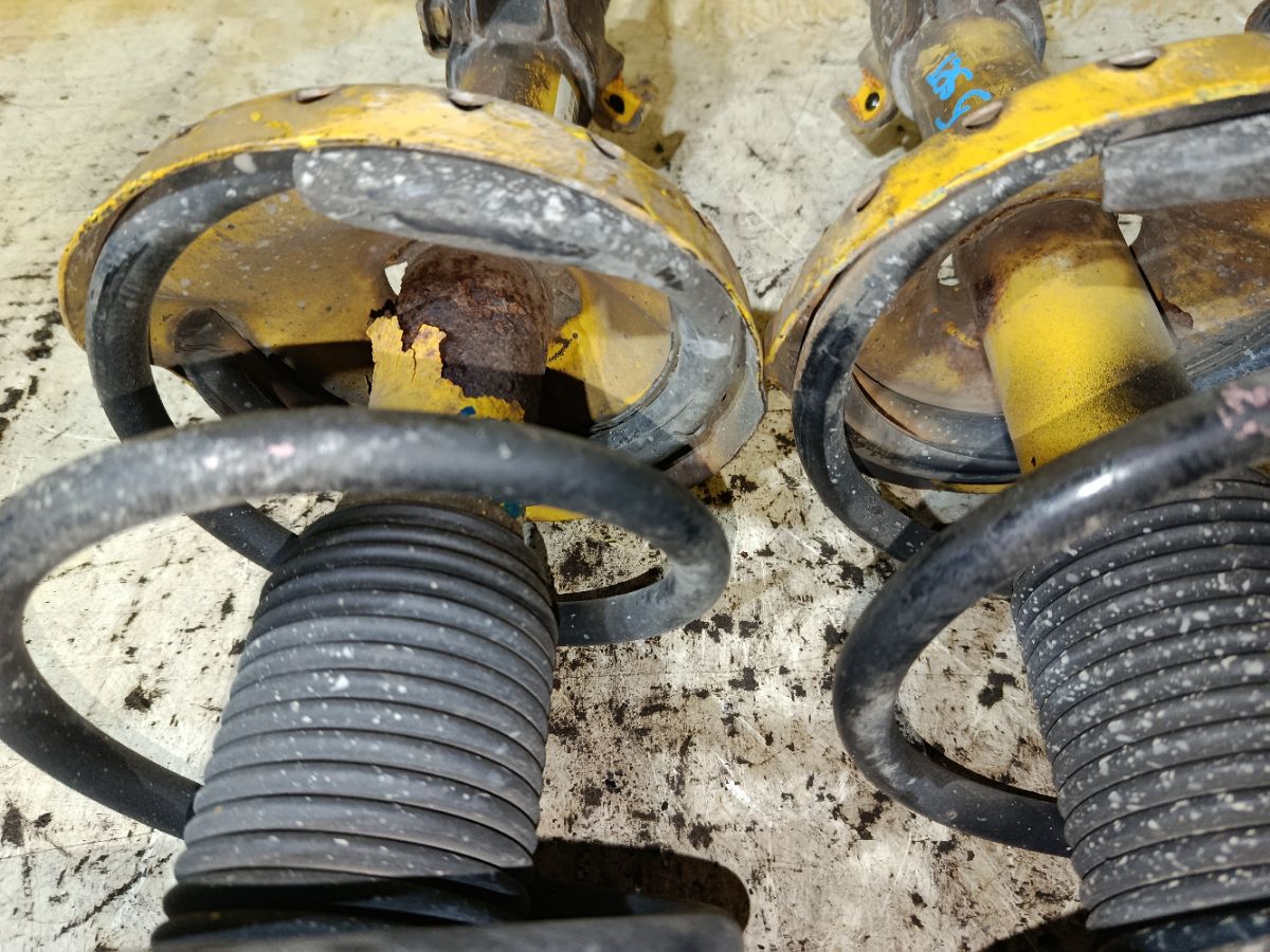 Стойка амортизатора на Subaru Legacy Wagon BP5 EJ20X Фото 4