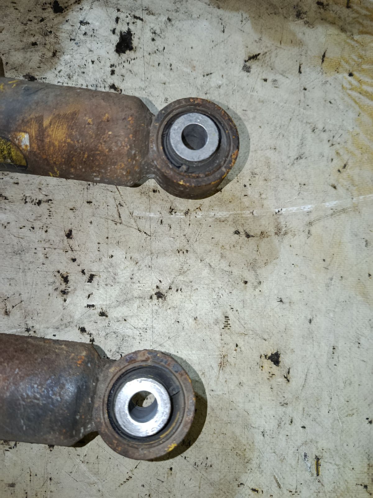 Стойка амортизатора на Subaru Legacy Wagon BP5 EJ20X Фото 9