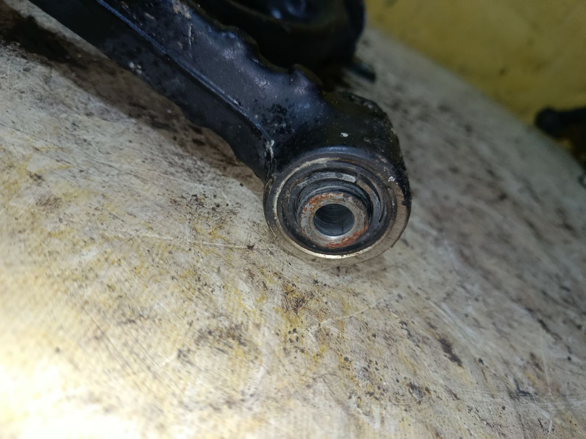 Рычаг на Subaru Legacy Wagon BH5 EJ206 Фото 2