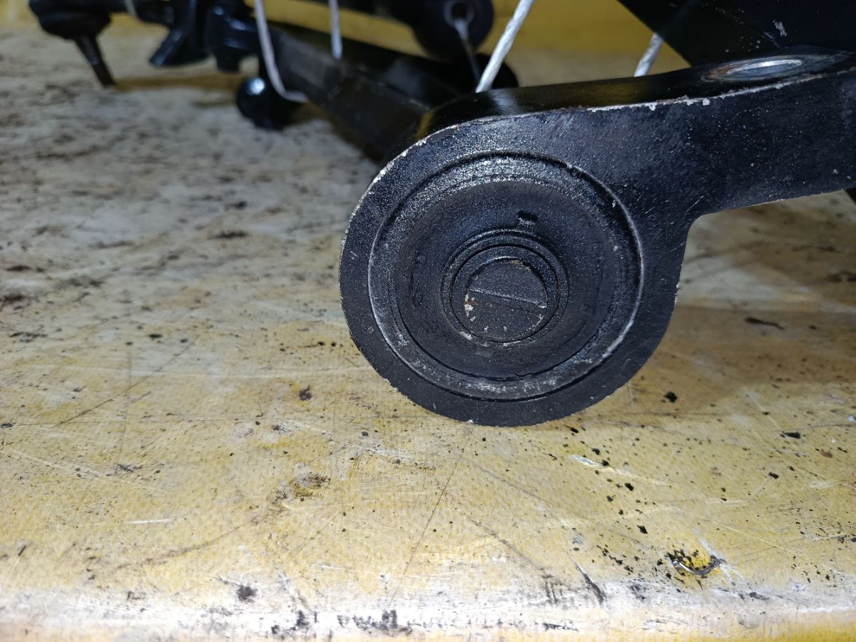 Рычаг на Nissan X-Trail NT30 QR20DE Фото 6