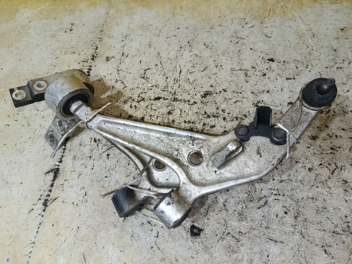 Рычаг на Nissan X-Trail NT30 QR20DE Фото 4