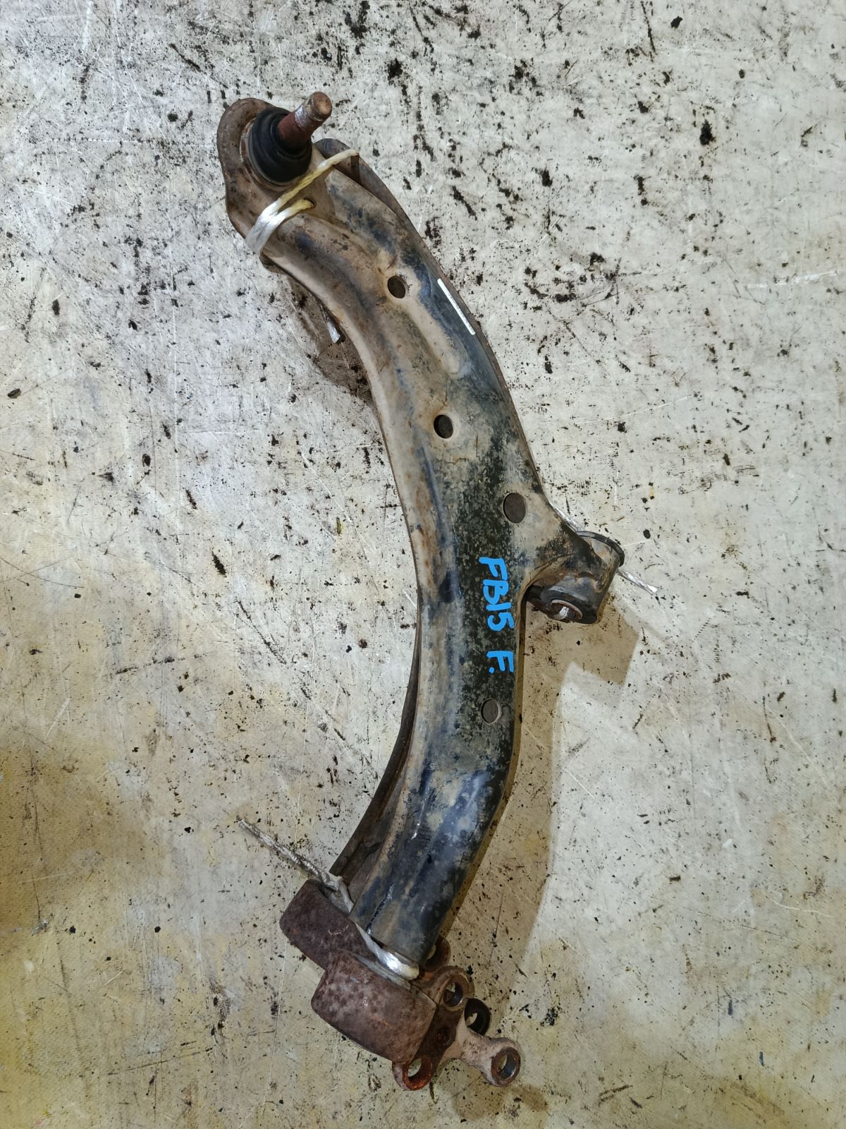 Рычаг на Nissan Sunny FB15 QG15DE Фото 1