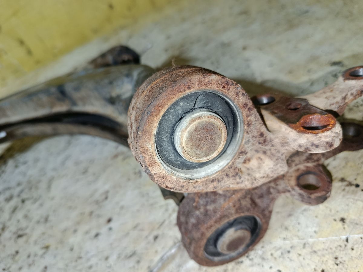 Рычаг на Nissan Sunny FB15 QG15DE Фото 3