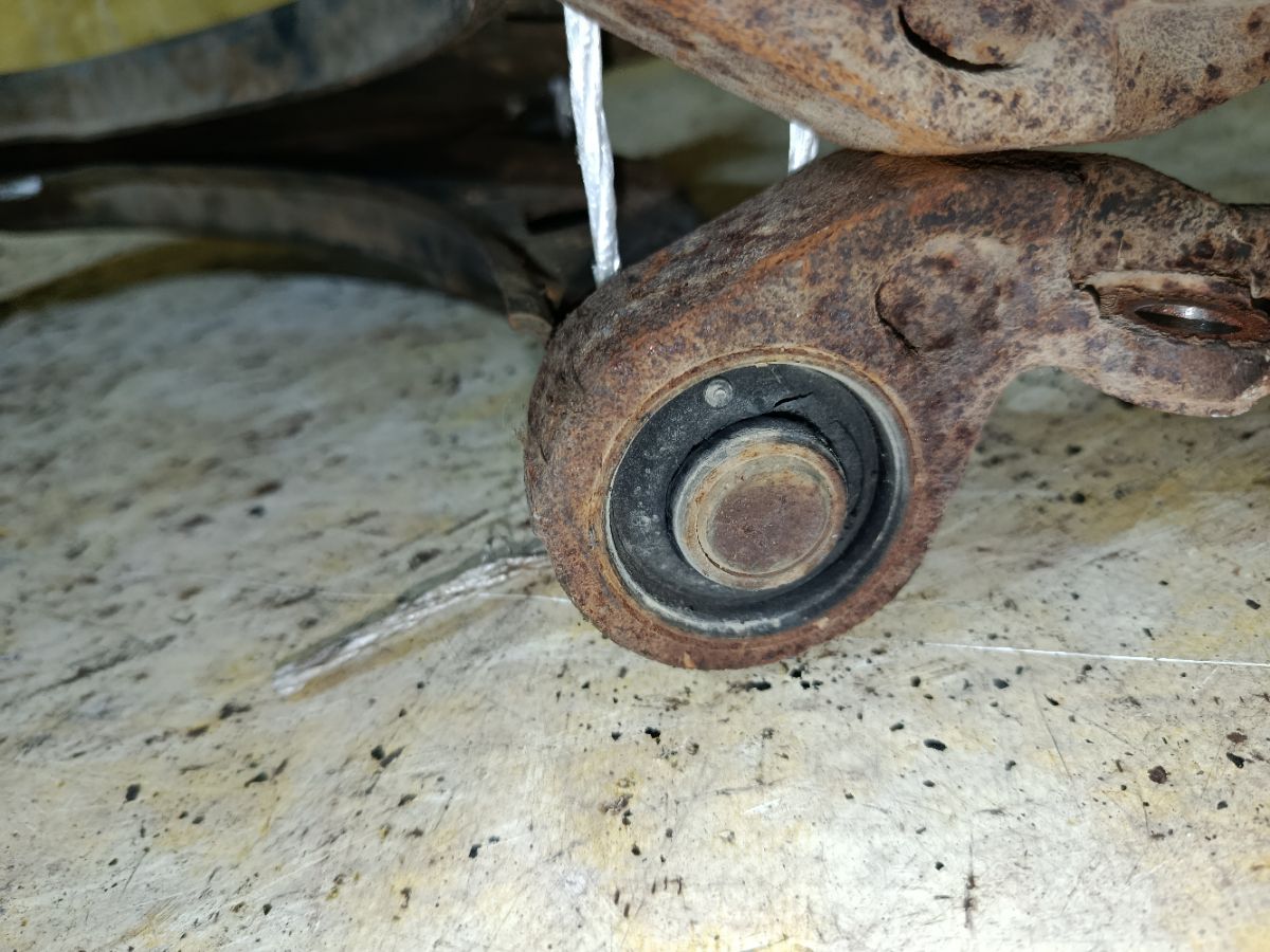 Рычаг на Nissan Sunny FB15 QG15DE Фото 4