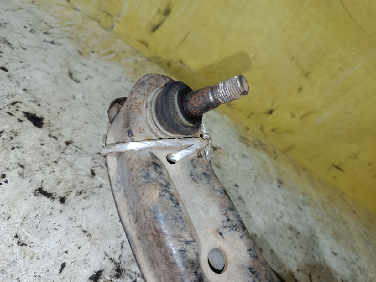 Рычаг на Nissan Sunny FB15 QG15DE Фото 6