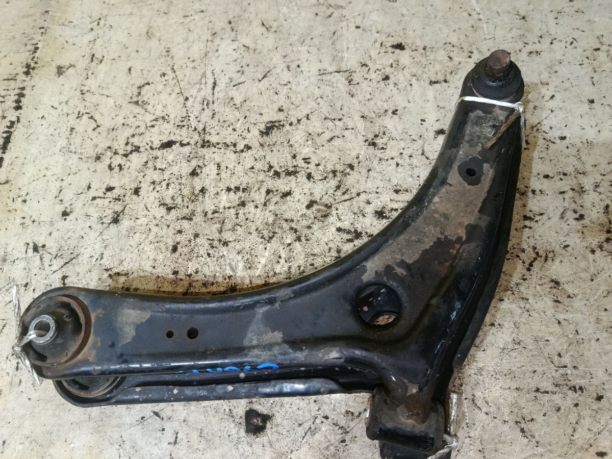 Рычаг на Mitsubishi Galant Fortis CY6A 4J10 Фото 1