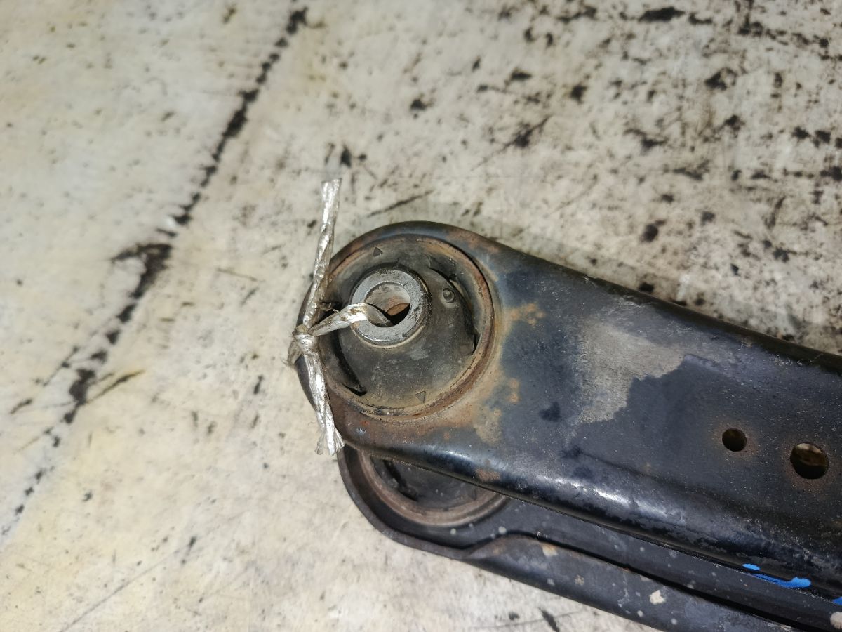 Рычаг на Mitsubishi Galant Fortis CY6A 4J10 Фото 2