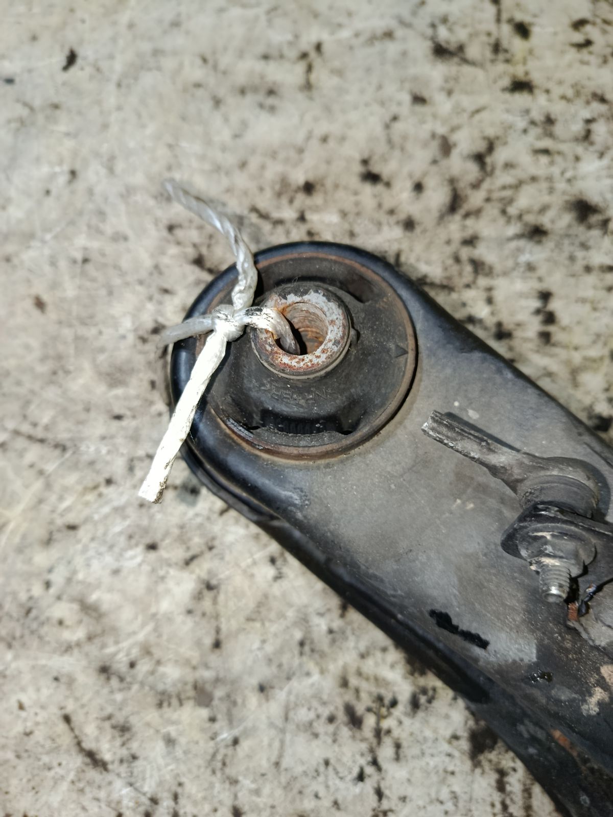 Рычаг на Mitsubishi Galant Fortis CX6A 4J10 Фото 3