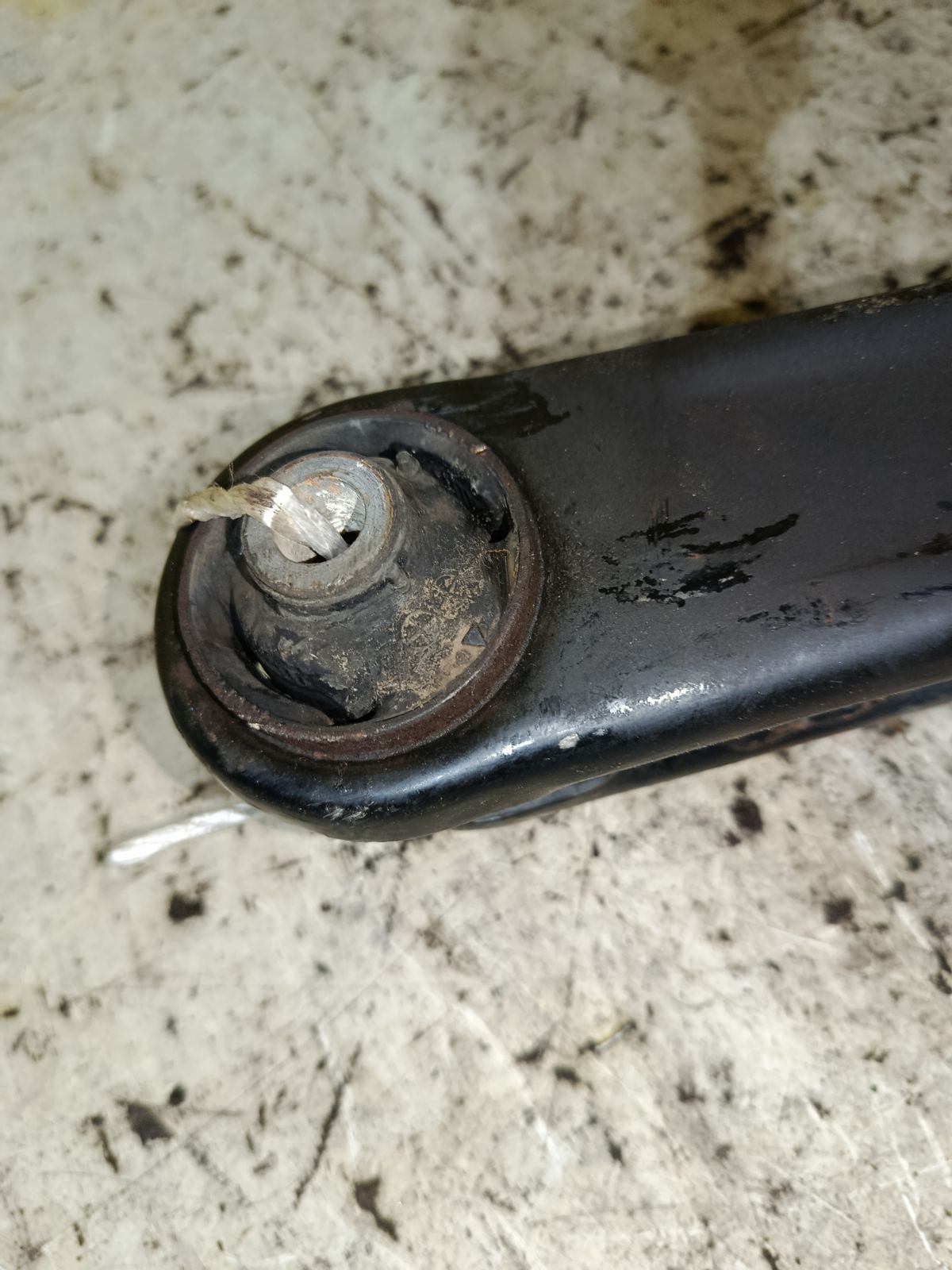 Рычаг на Mitsubishi Galant Fortis CX6A 4J10 Фото 6