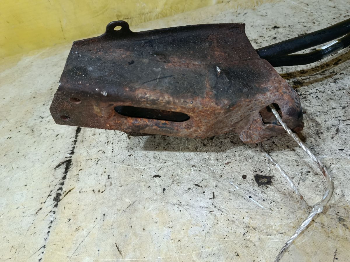 Рычаг на Mitsubishi Pajero Io H76W 4G93 Фото 3